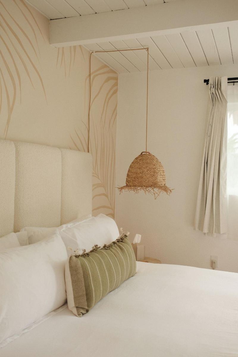 Tiki Hotel image