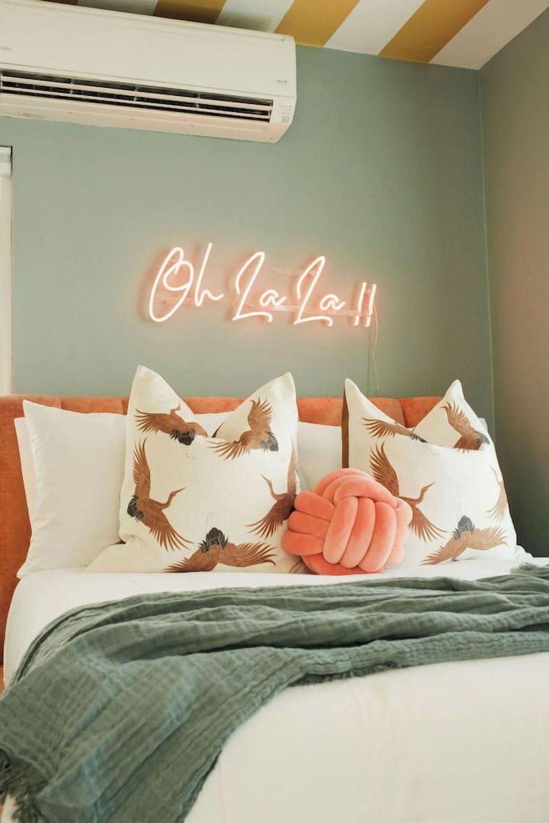 Tiki Hotel image