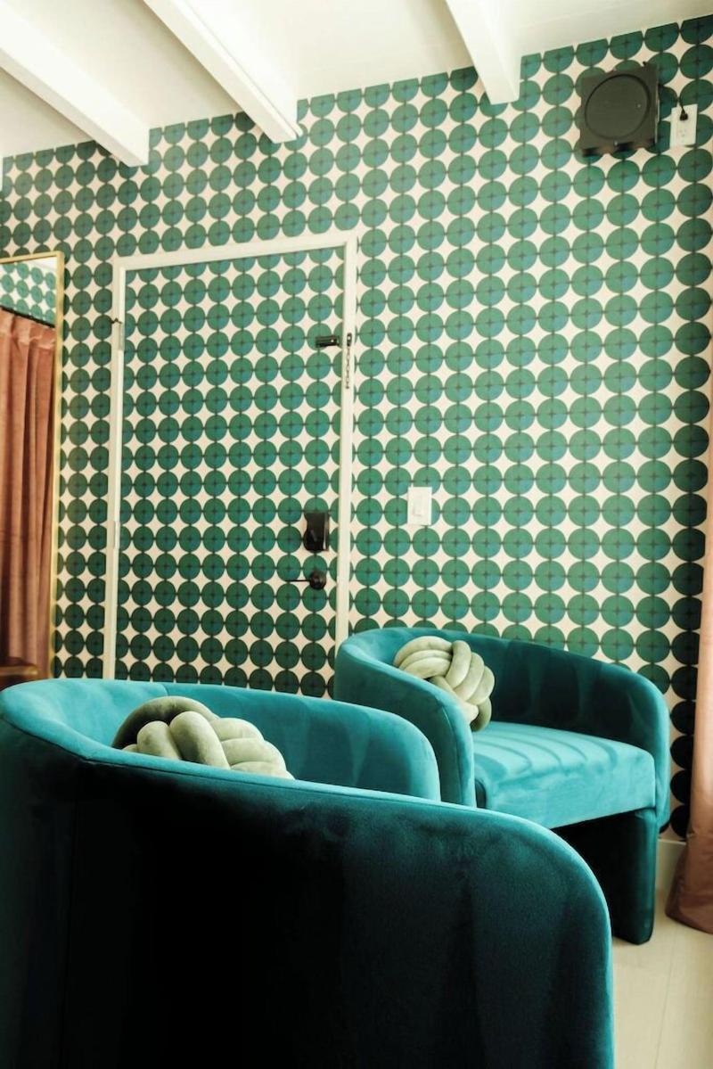 Tiki Hotel image