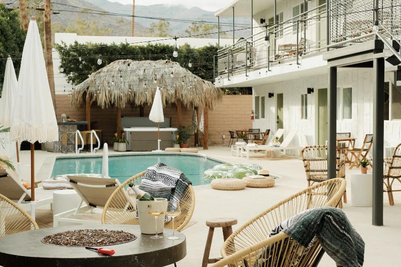 Tiki Hotel image