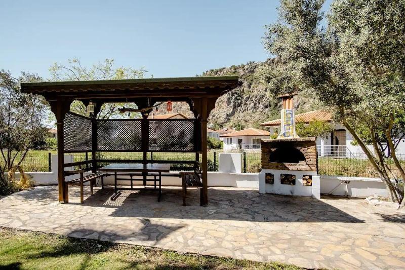 Bybassios Hotel image