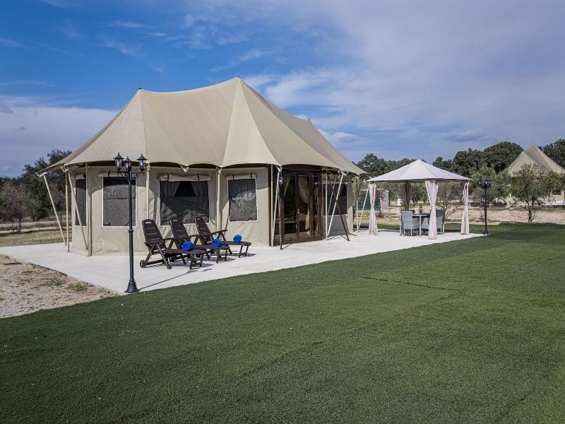 El Toril Glamping Experience image