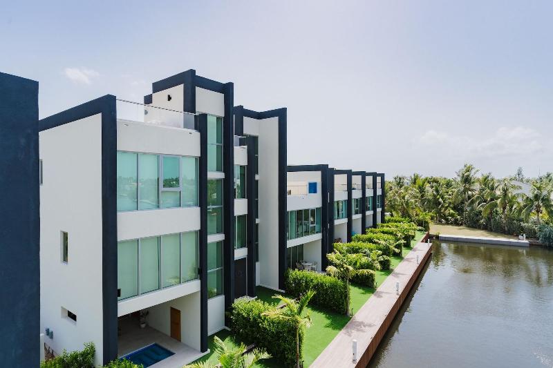 One Canal Point image