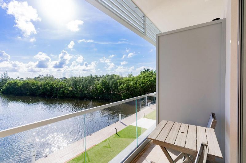 One Canal Point image