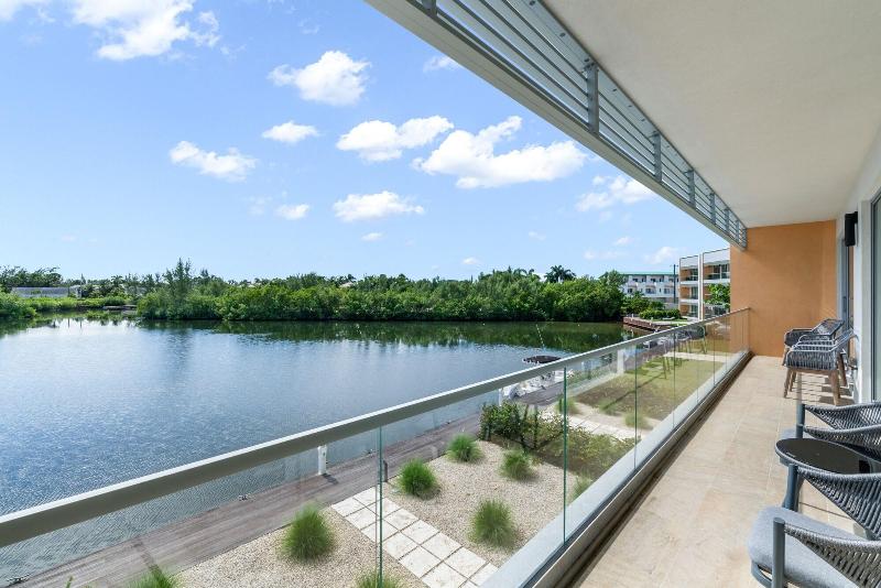 One Canal Point image