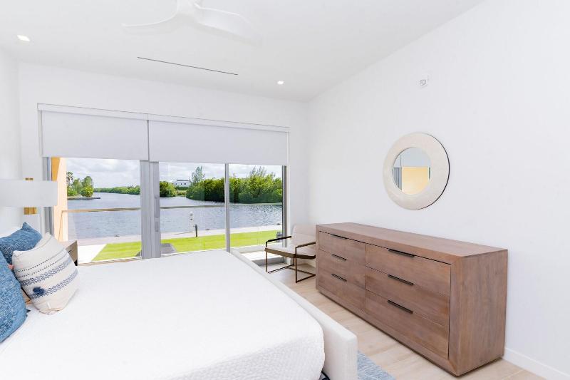 One Canal Point image