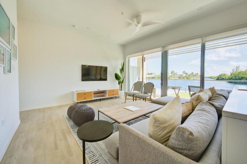 One Canal Point image