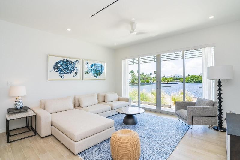 One Canal Point image