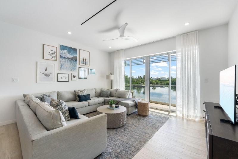 One Canal Point image