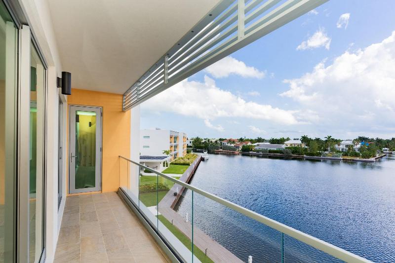 One Canal Point image
