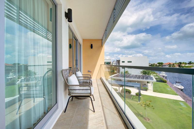 One Canal Point image