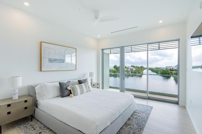One Canal Point image