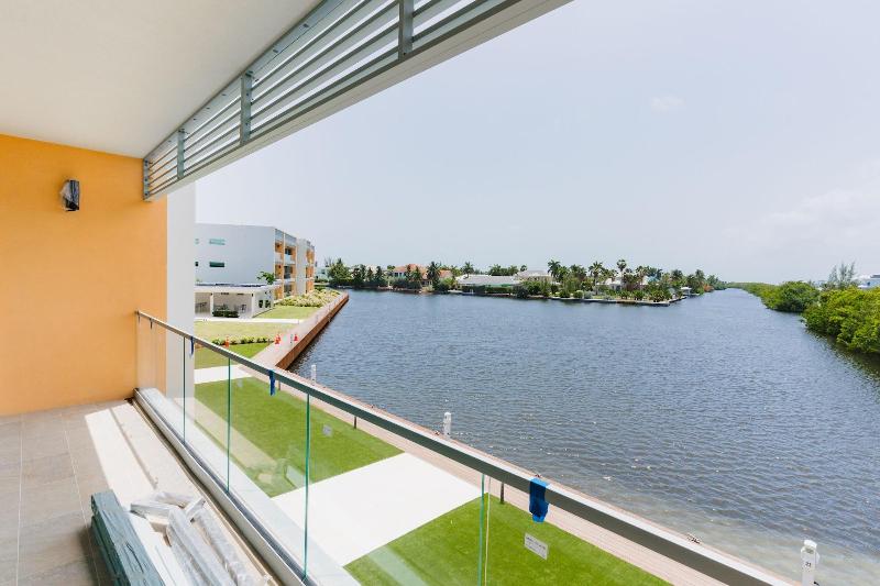 One Canal Point image