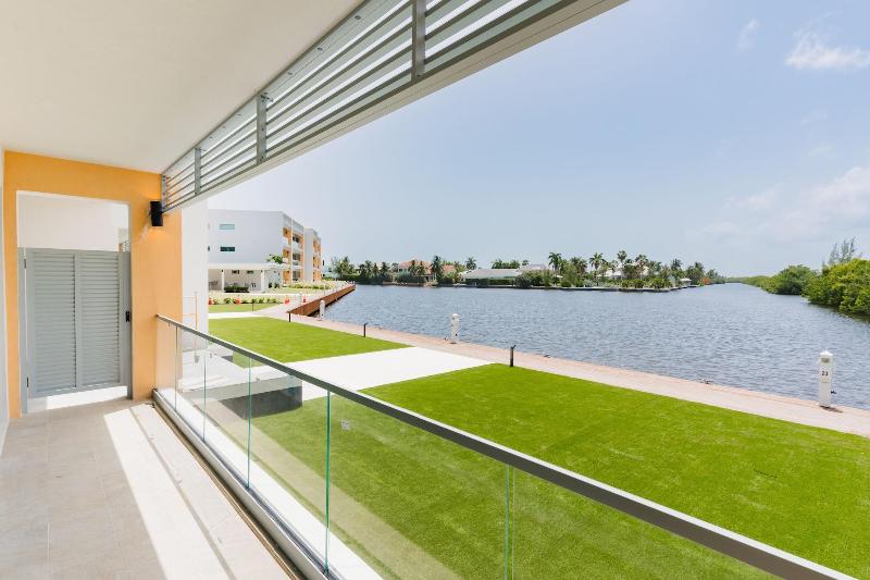 One Canal Point image