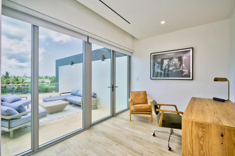 One Canal Point image