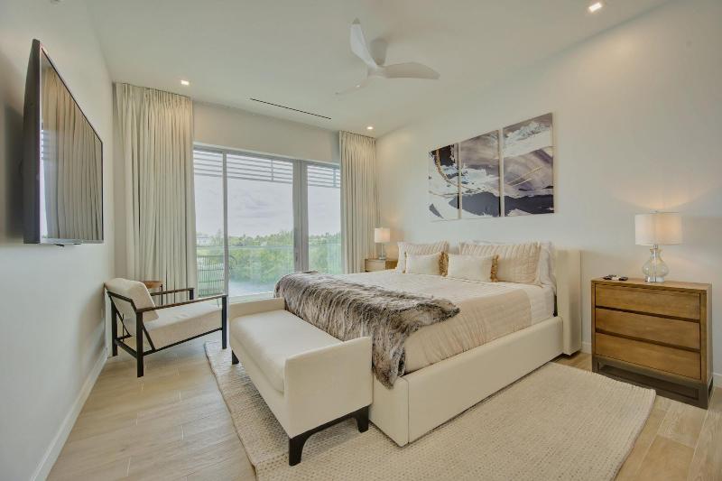 One Canal Point image