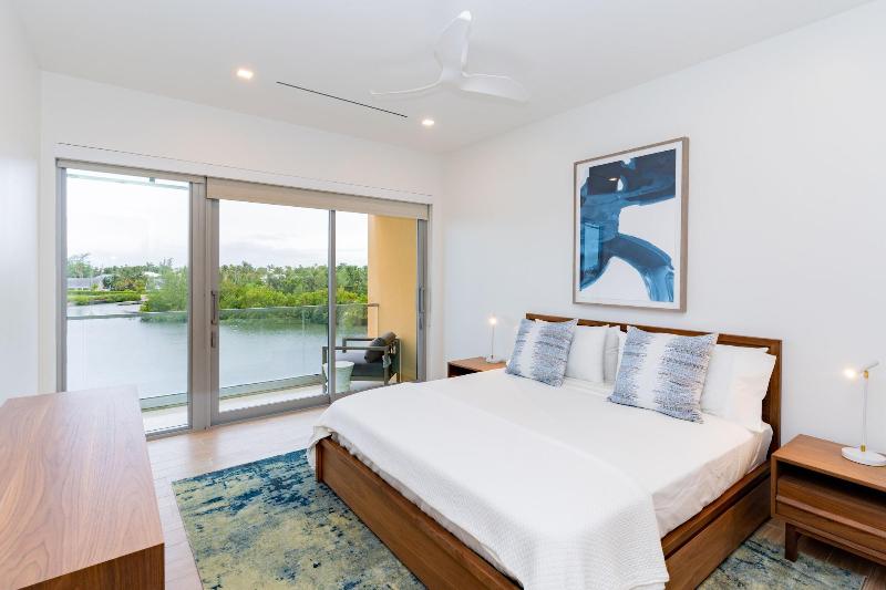 One Canal Point image
