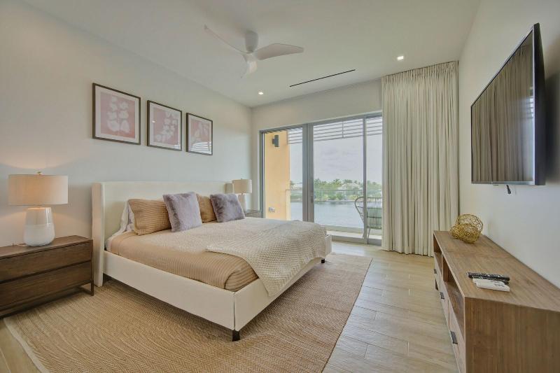 One Canal Point image