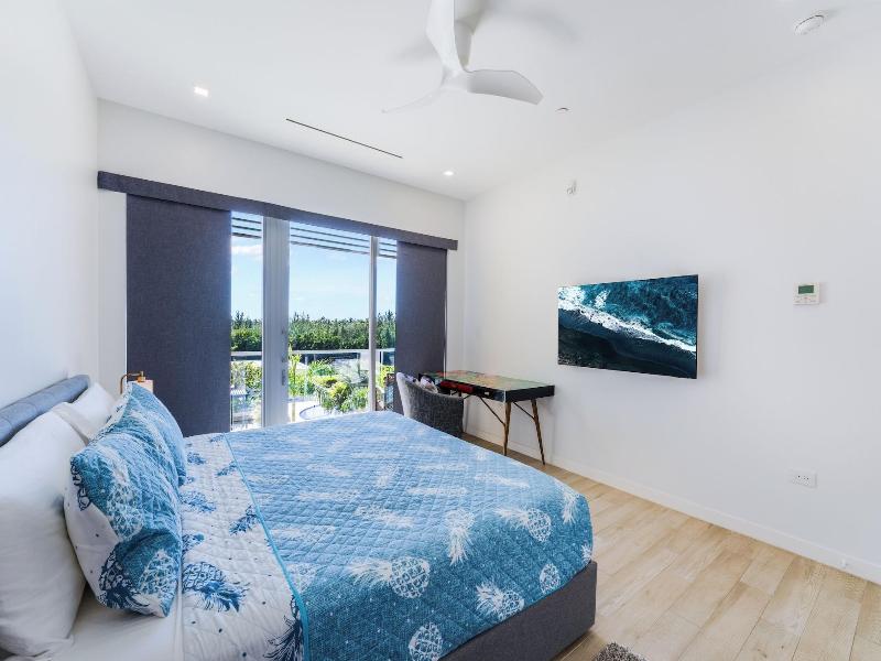One Canal Point image