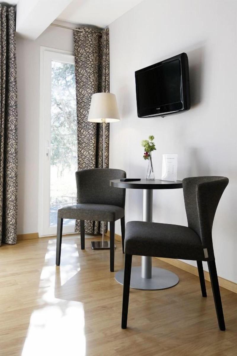 Les Villas Du Cha Teau De Lastours image
