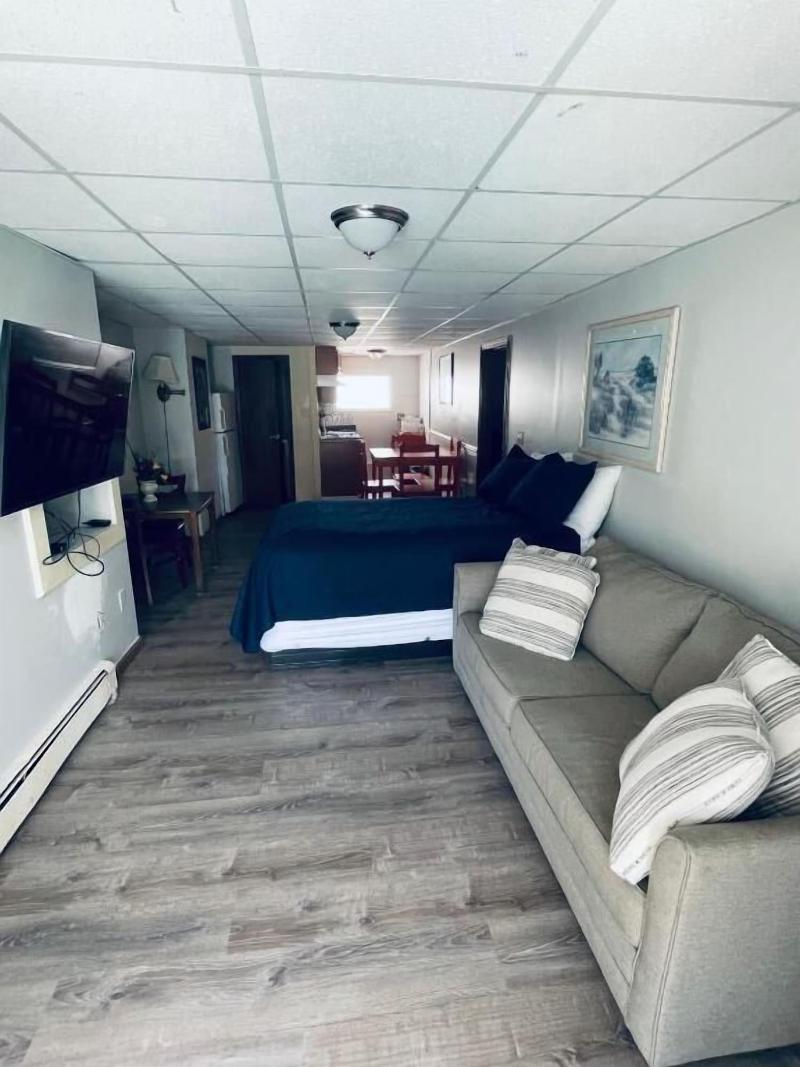 Ships Inn Hotel image