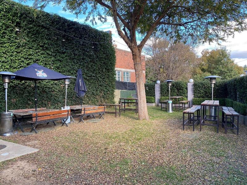 Australian Hotel Young image 6