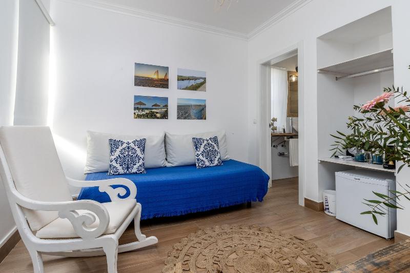 Villa Center image