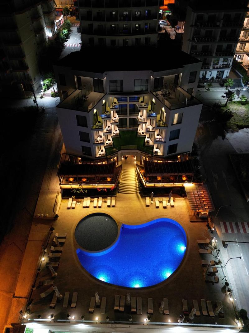 Harbour Hotel — general view