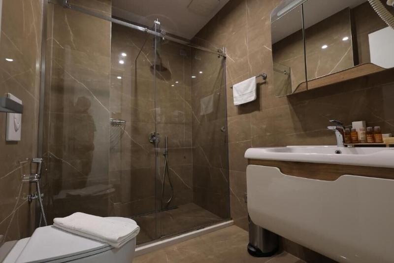 Harbour Hotel image
