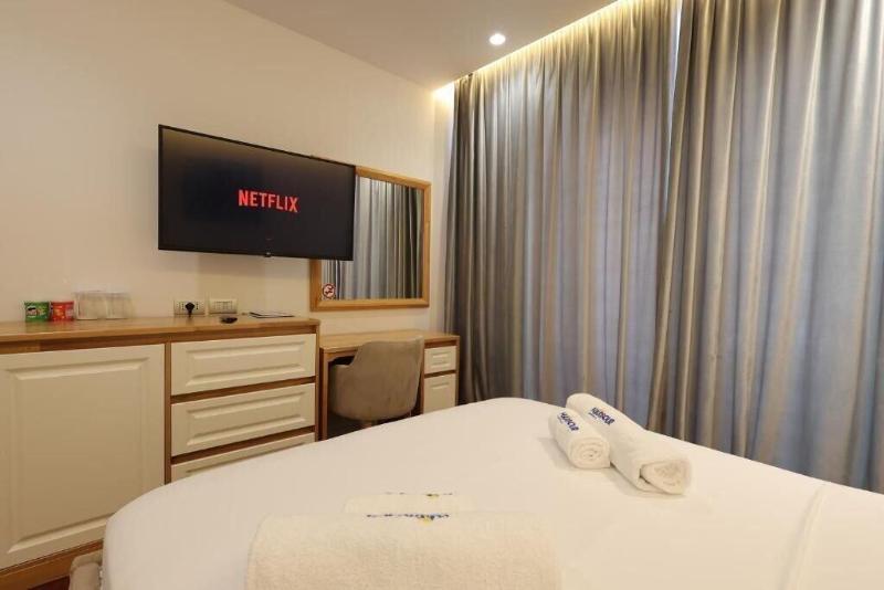 Harbour Hotel image