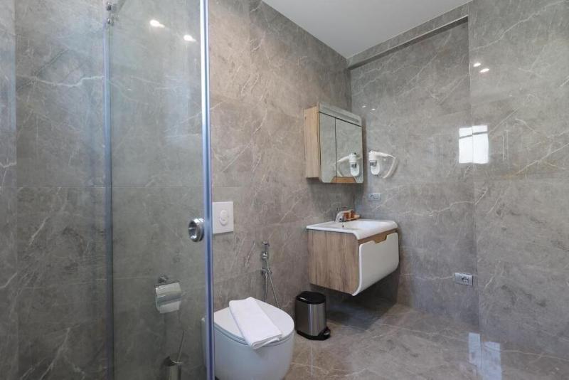 Harbour Hotel image