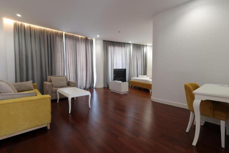 Harbour Hotel image
