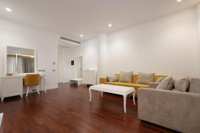 Harbour Hotel image