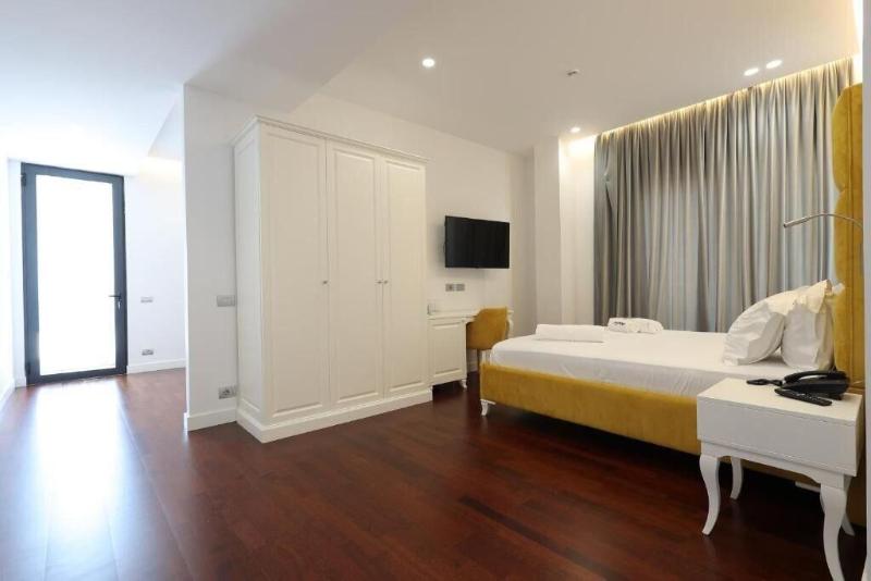 Harbour Hotel image