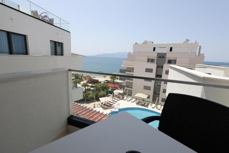 Harbour Hotel image