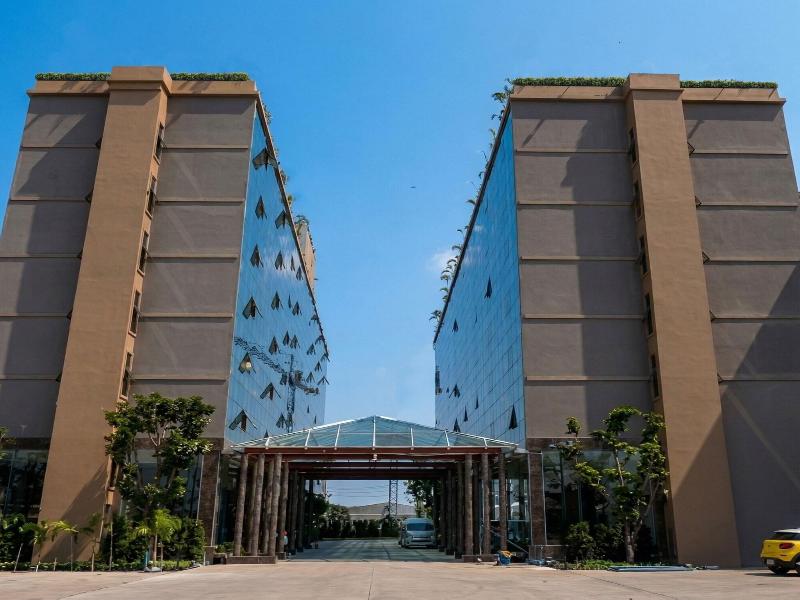 Elegant Airport Hotel image