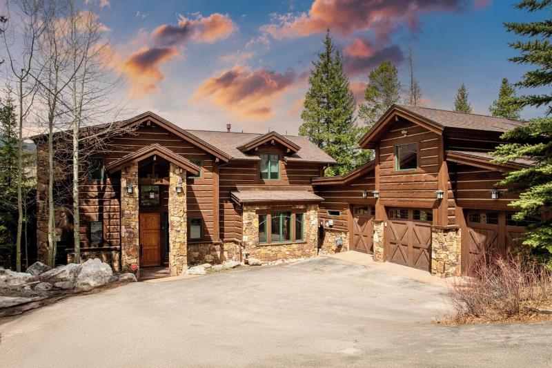Zendo By Avantstay Serene Mountain Abode W Hot Tu image