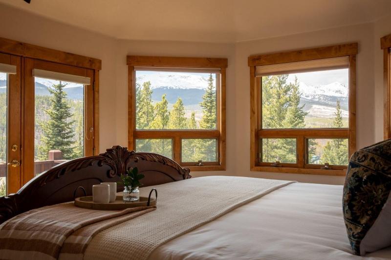 Zendo By Avantstay Serene Mountain Abode W Hot Tu image