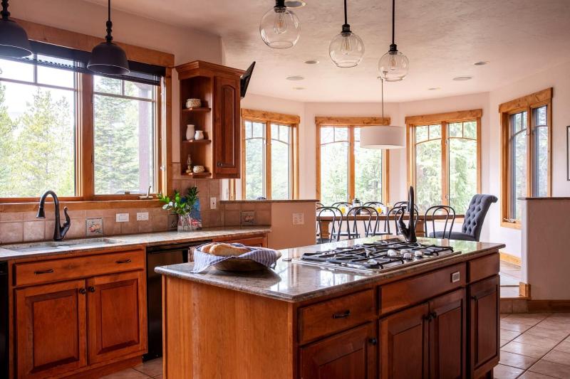 Zendo By Avantstay Serene Mountain Abode W Hot Tu image