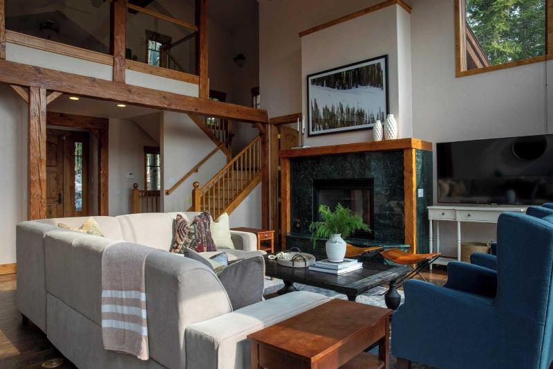 Zendo By Avantstay Serene Mountain Abode W Hot Tu image