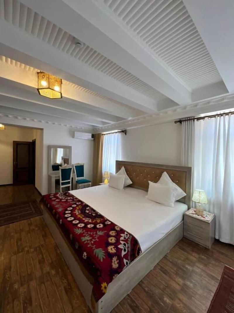 Suzangaron Boutique Hotel image