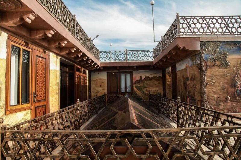 Suzangaron Boutique Hotel image