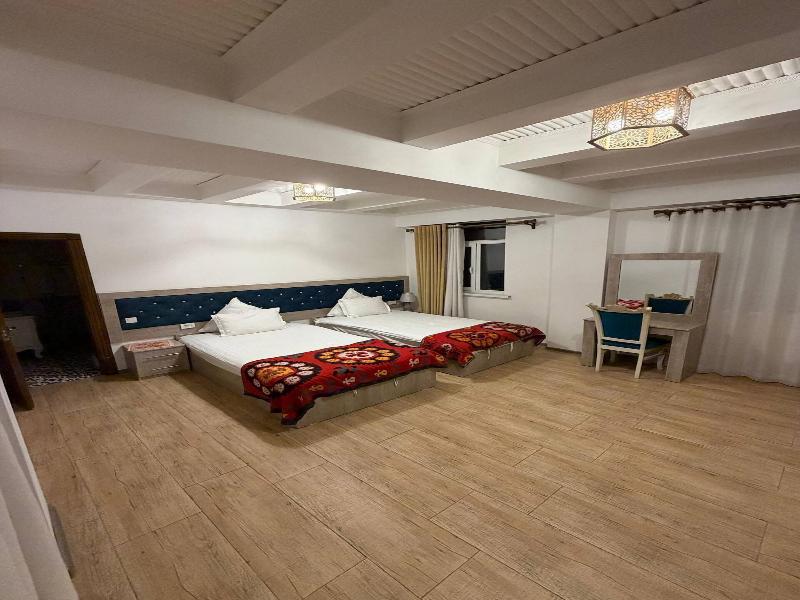 Suzangaron Boutique Hotel image