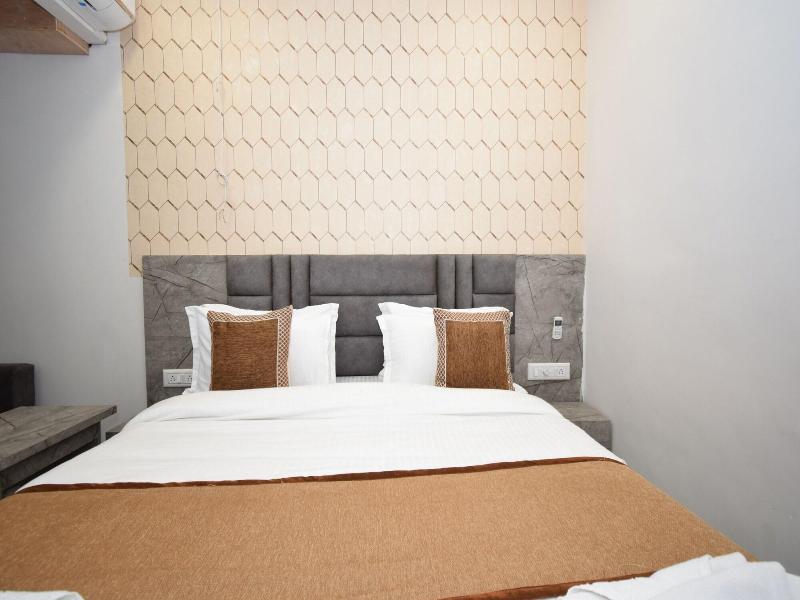 Hotel A1 Vastrapur image