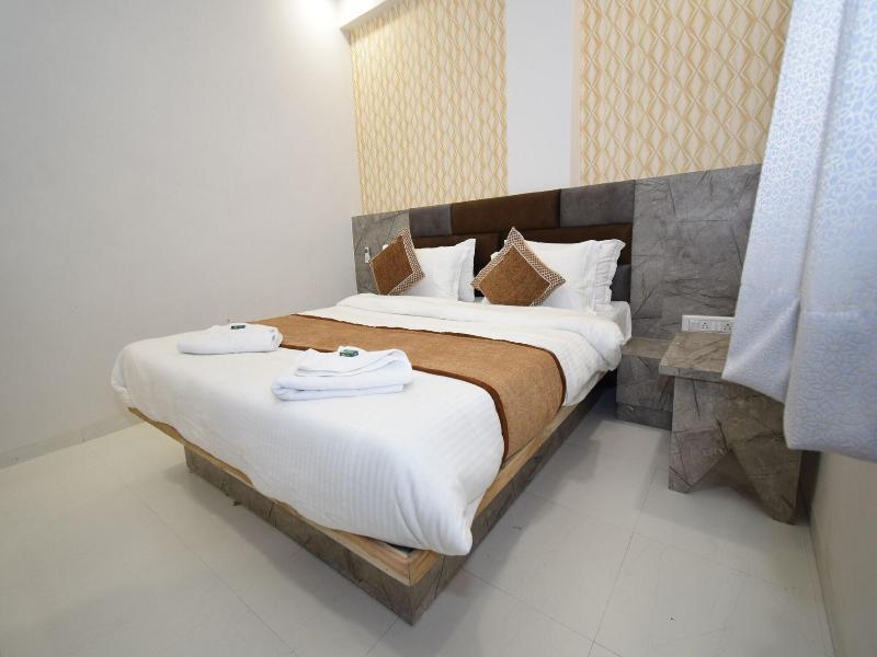 Hotel A1 Vastrapur image