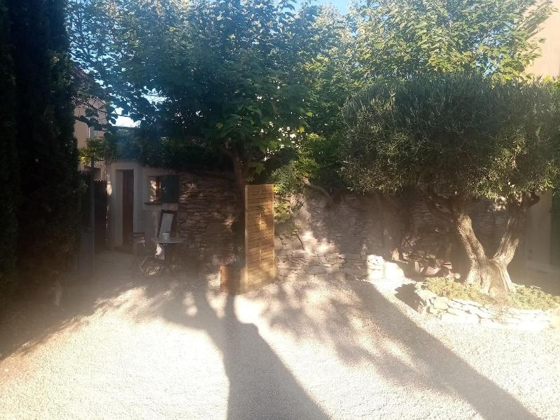 Mas De L Acacia image