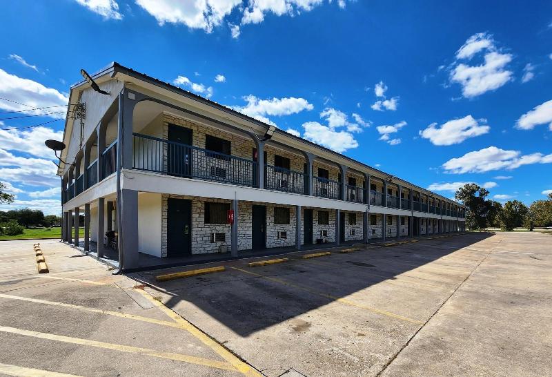 Scottish Inn Suites image