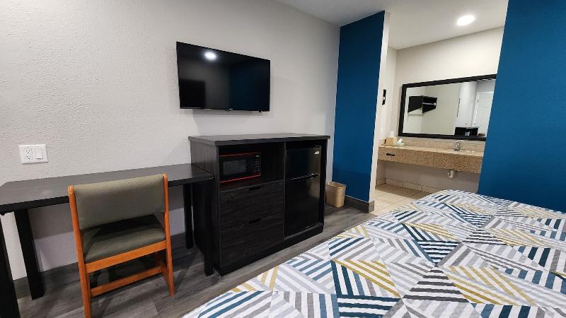 Scottish Inn Suites image