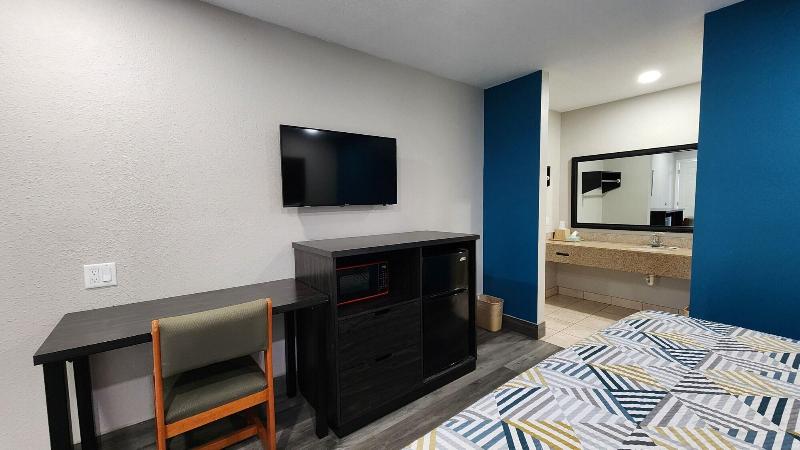 Scottish Inn Suites image