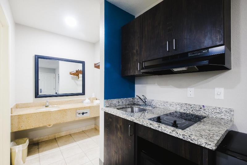 Scottish Inn Suites image